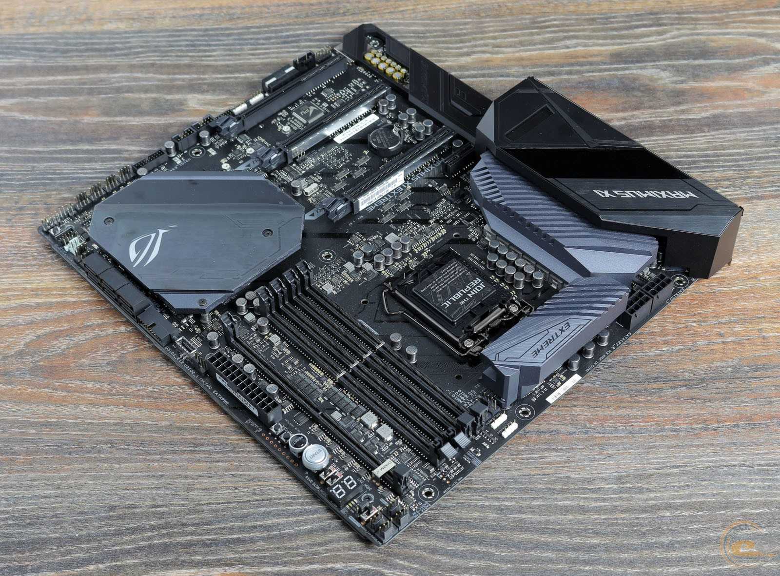 Asus rog maximus xiii extreme/extreme glacial review: z590 flagships on air or water | tom's hardware