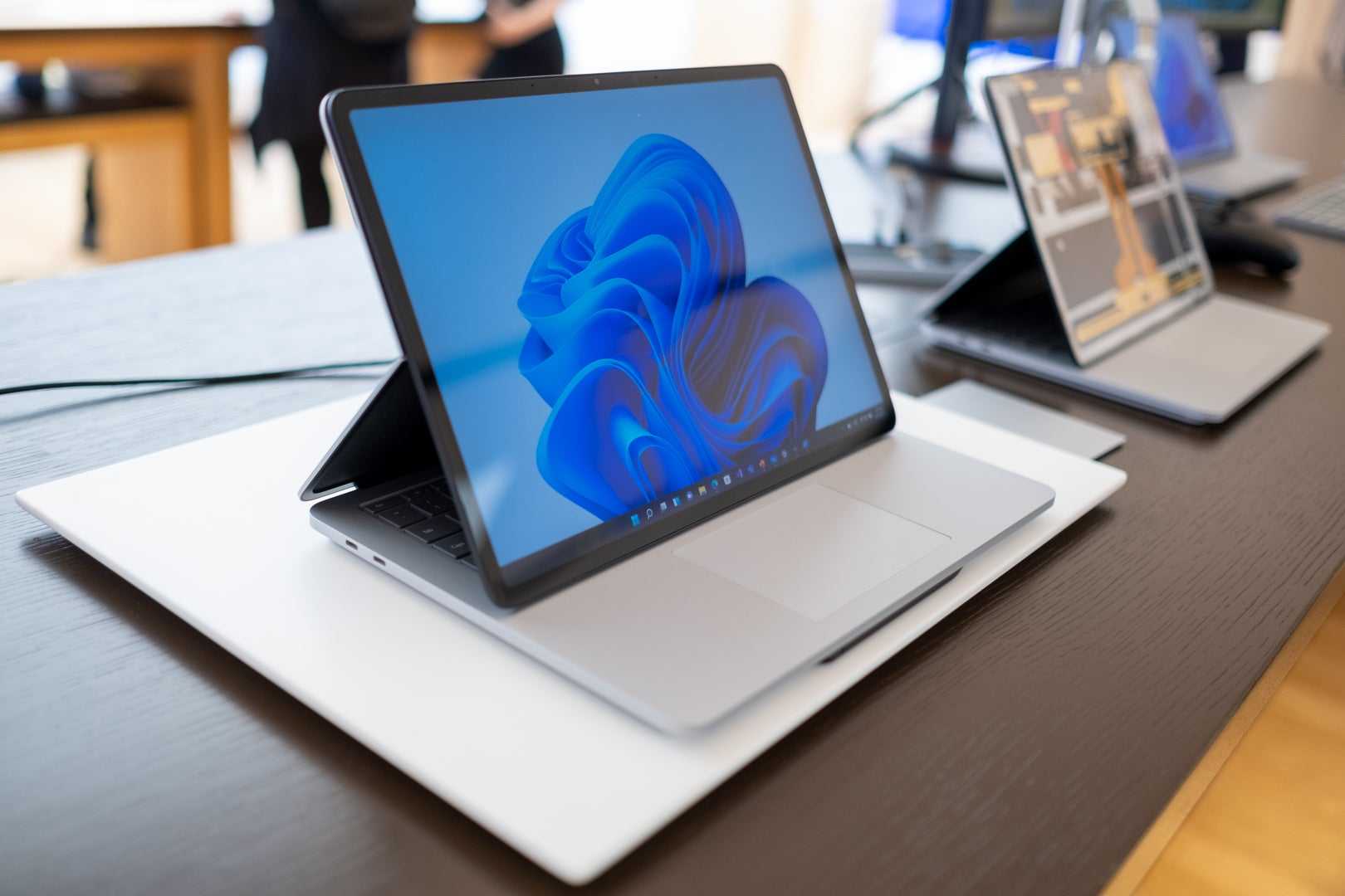 Microsoft surface laptop 3 13.5" intel core i7-1065g7 / 16gb ram / 1tb ssd vs samsung notebook 9 pen 13"