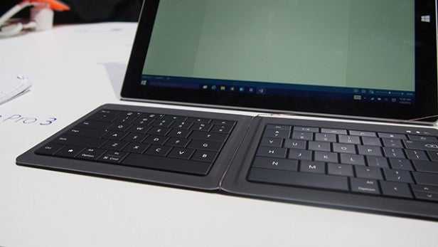 Hands on with microsoft's universal foldable keyboard